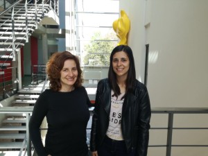 à esquerda a mentora Sofia Figueiredo e à direita a bolseira Alice Jacob